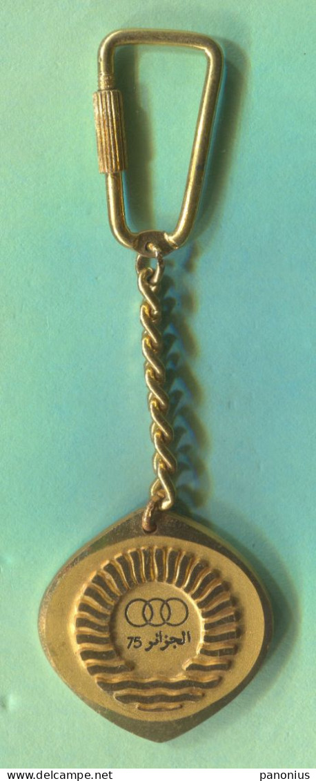 Jeux Mediterraneens / Mediterranean Games 1975. Algeria, Vintage Keychain Keyring By Bertoni - Kleding, Souvenirs & Andere