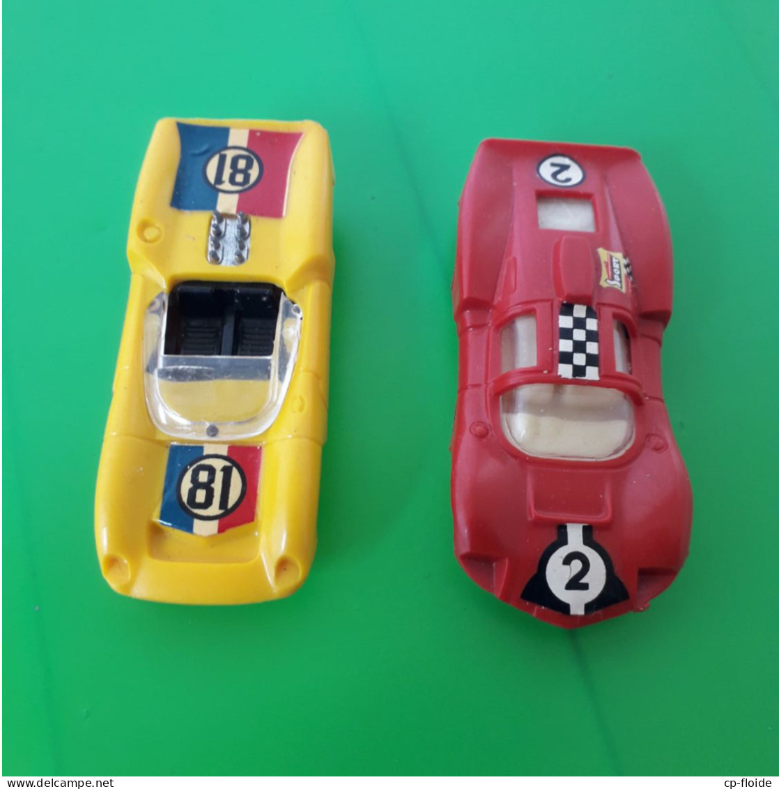 JOUET . CHAMPION . " CHAPARRAL 2D " & " LOLA T7D " . 2 MINIATURES - Réf. N°164J - - Other & Unclassified