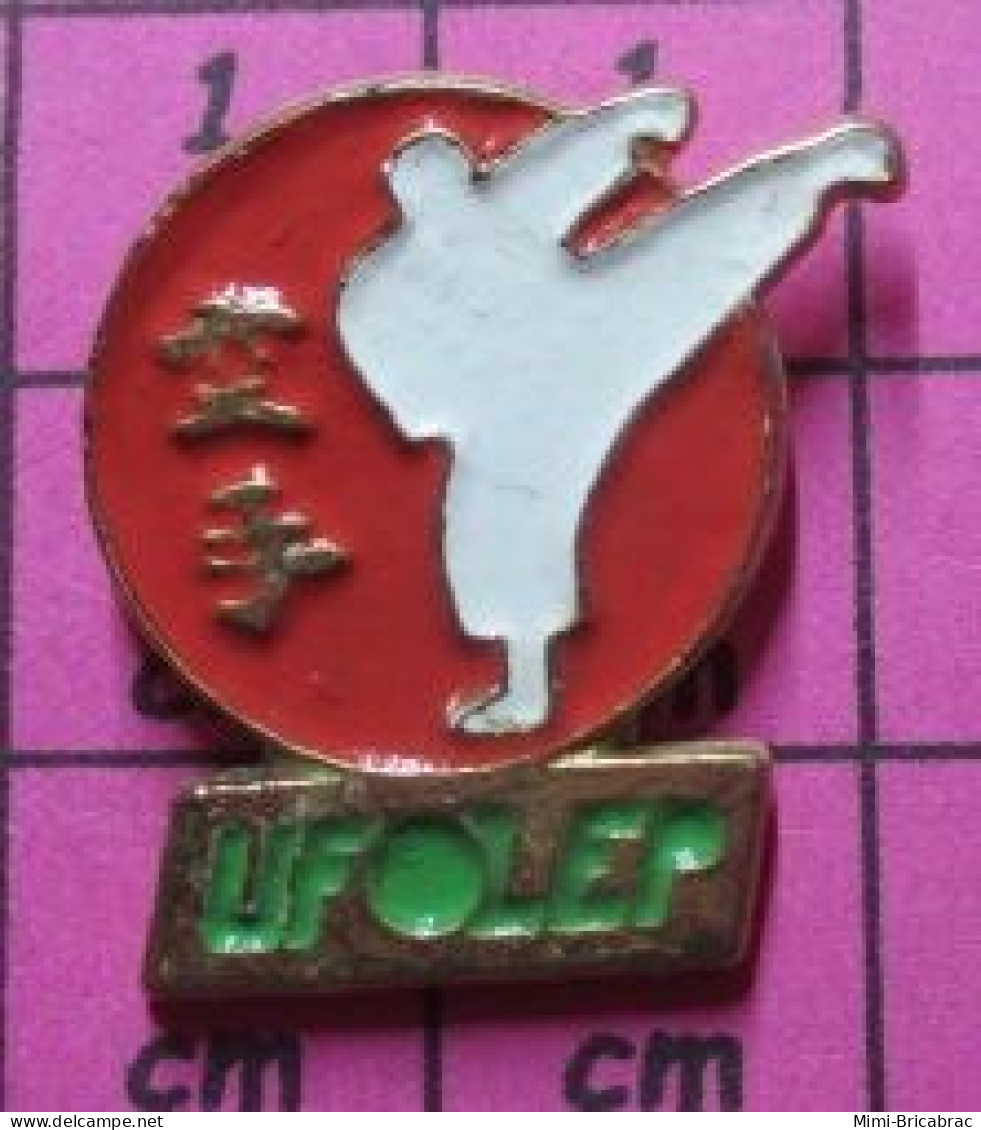 720 Pin's Pins / Beau Et Rare / SPORTS / KARATE SPORT SCOLAIRE UFOLEP - Judo