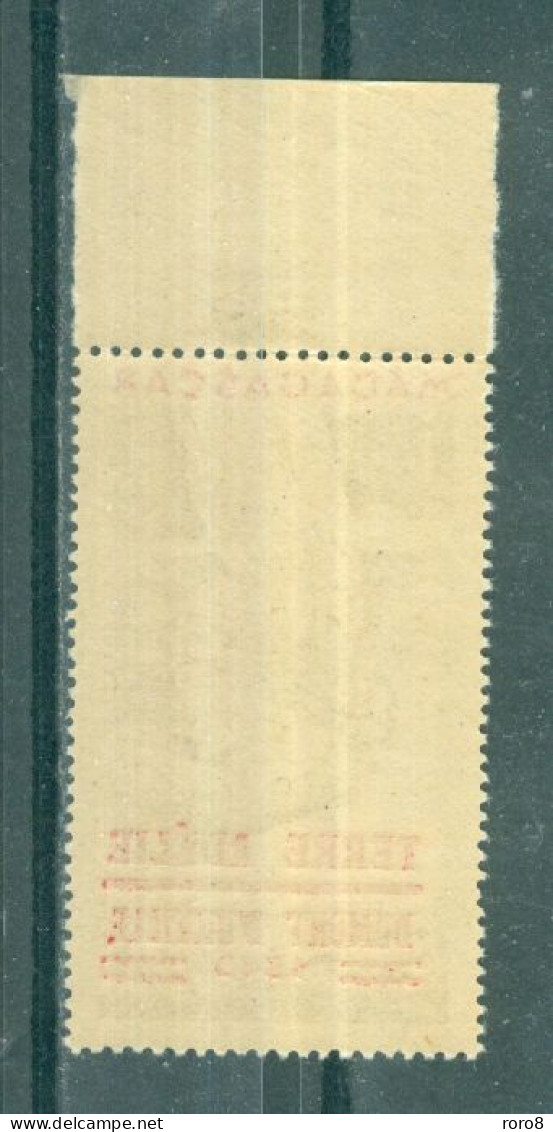 T.A.A.F.- P.A. N°1** MNH SCAN DU VERSO - Timbre Aérien De Madagascar Avec Surcharge Rouge. Bord De Feuille. - ...-1955 Prefilatelia