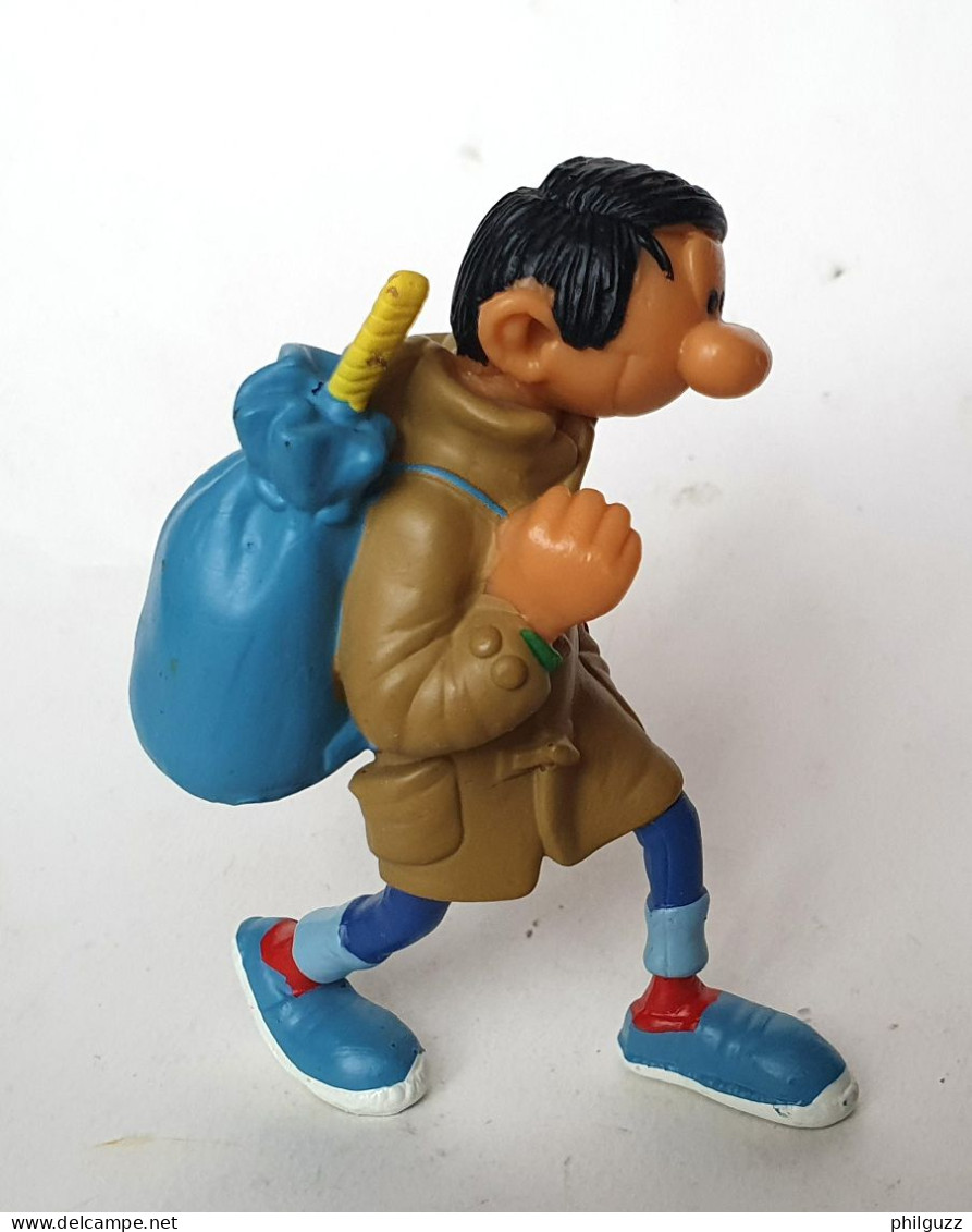 Figurine GASTON LAGAFFE Avec Son Sac PLASTOY 1991 - FRANQUIN 2ème Tirage Visage Couleur Du Plastique (2) - Figurine In Plastica