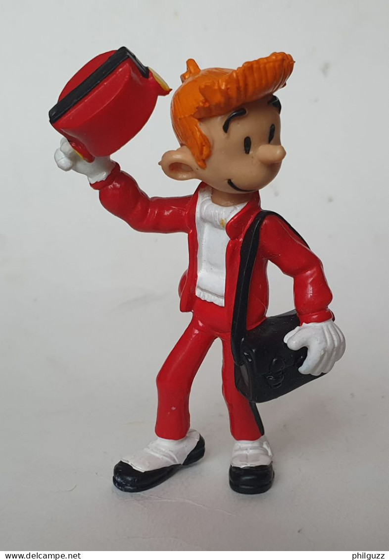 FIGURINE SPIROU AVEC SACCOCHE QUI SALUT - COMICS SPAIN - 1991 - Autres & Non Classés