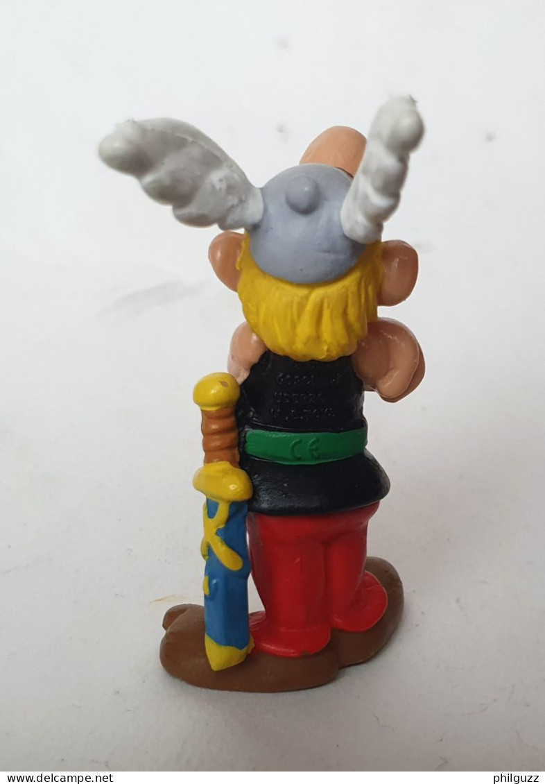 FIGURINE ASTERIX BRAS CROISES MD TOYS 1994 TBE (1) - Asterix & Obelix