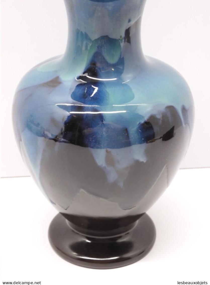 -VASE CERAMIQUE BLEUE & NOIRE A COULURES sans marque visible VINTAGE XXe déco   E