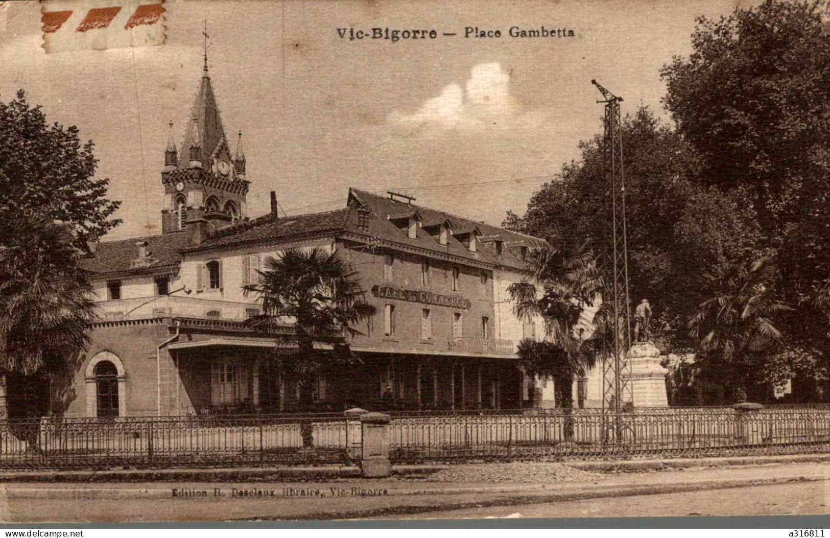 Vic Bigorre Place Gambetta - Vic Sur Bigorre