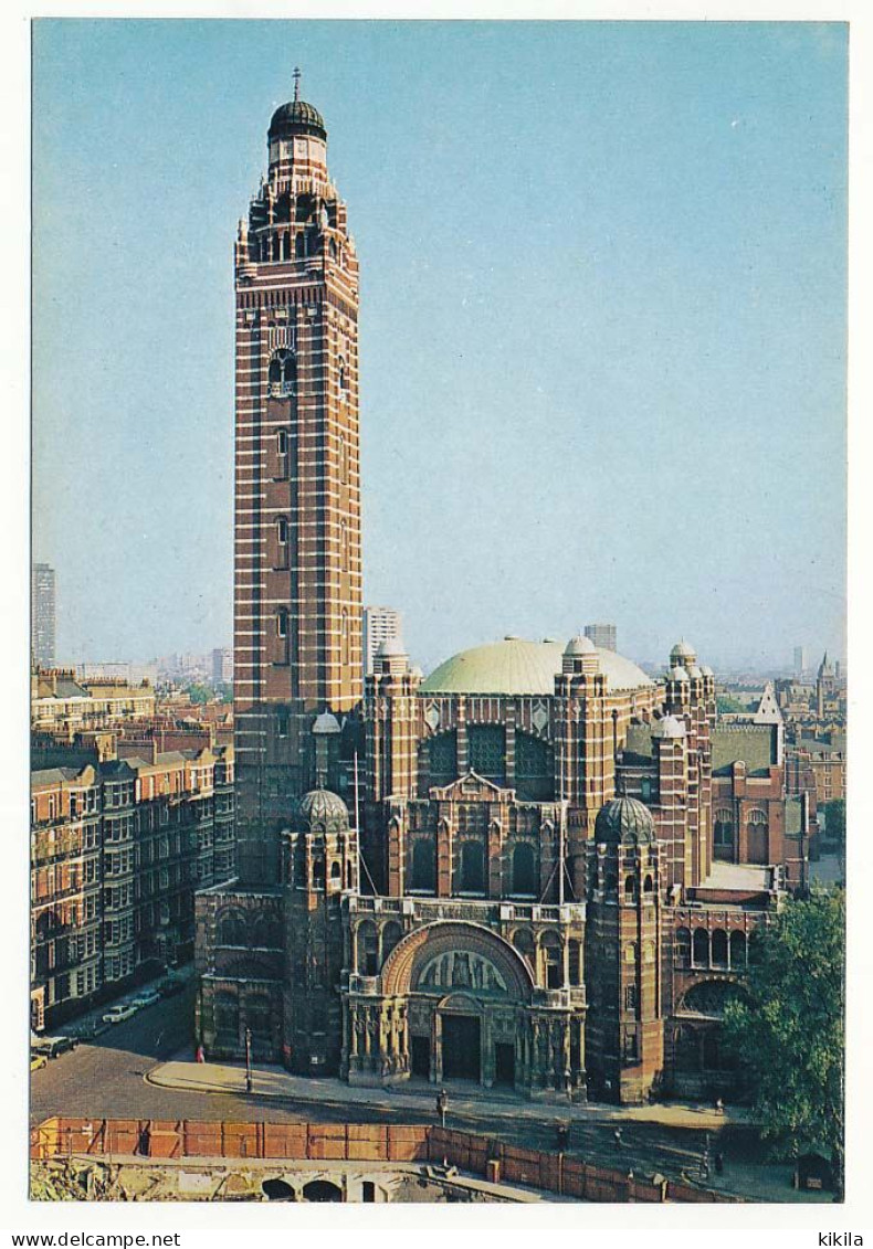 CPSM / CPM 10.5 X 15 Angleterre (22) LONDRES Westminster Cathedral, La Cathédrale Catholique - Westminster Abbey