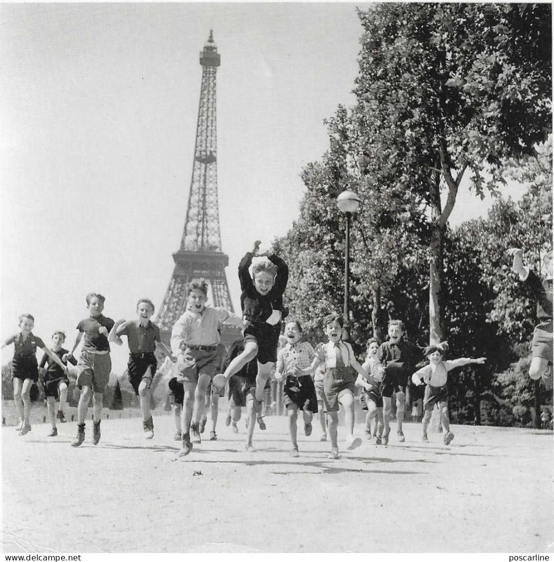 Doisneau, Lot 3 Cartes Doubles, Jardins Champ De Mars, Fontaine Wallace, Petits Bateaux, 3 Scans - Doisneau