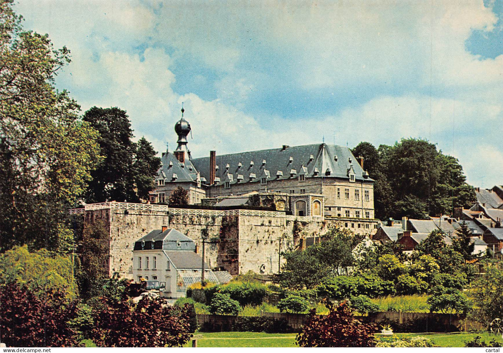 CPM - CHIMAY - Le Château Et Les Remparts - Chiny