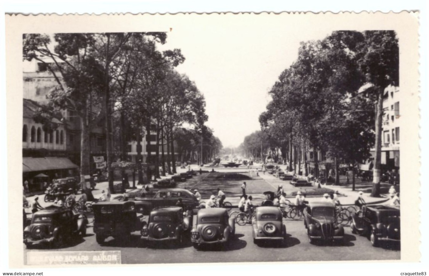 SAÏGON  BOULEVARD BONARD    BELLES AUTOMOBILES   CARTE PHOTO 1953 - Asia