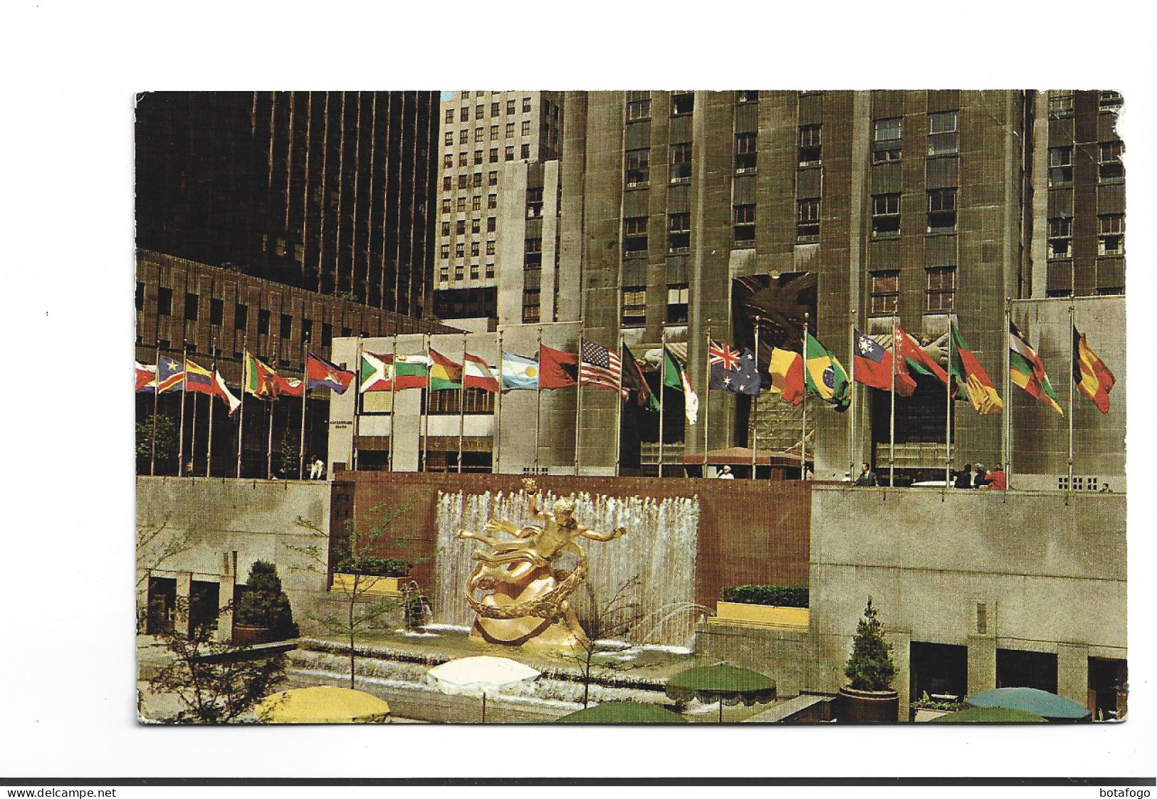 CPA  PROMETHEUS STATUE AND FOUNTAIN IN ROCKEFELLER PLAZA En 1974!  (voir Timbre  ) - Places