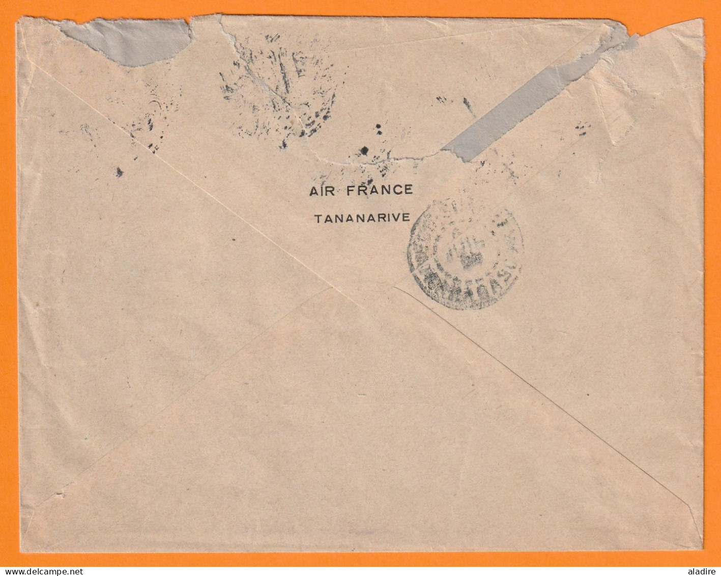 1950 - Enveloppe Par Avion De Tananarive Vers Diego Suarez - 10 F Général Duchesne X 2 - Cad Arrivée - Covers & Documents