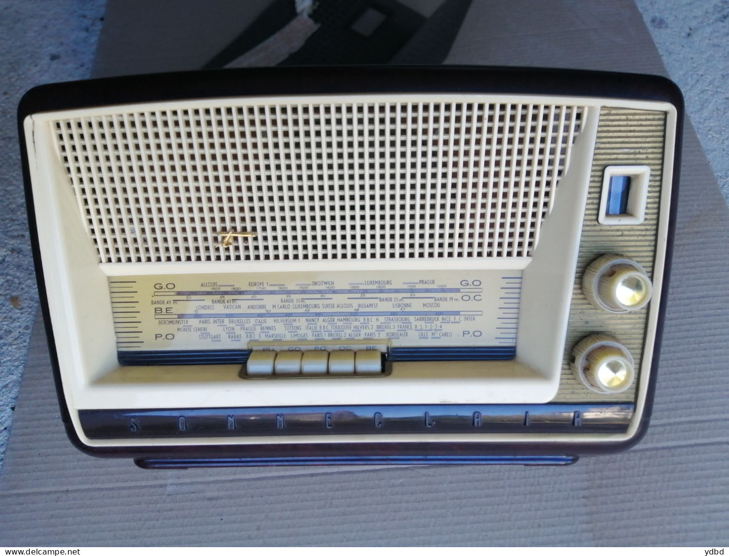 UN ANCIEN POSTE DE RADIO SONNECLAIR