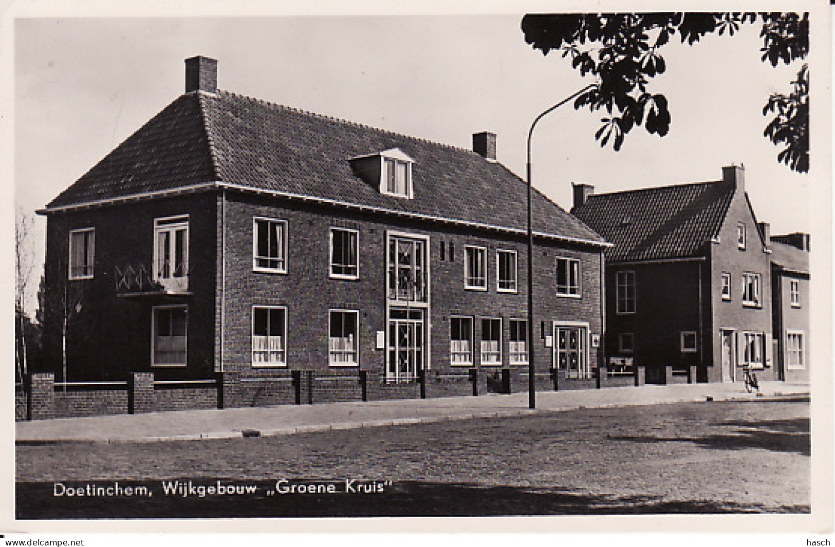  2771	4	Doetinchem, Wijkgebouw  ,,Groene Kruis’’ (Fotokaart) (zie Hoeken) - Doetinchem
