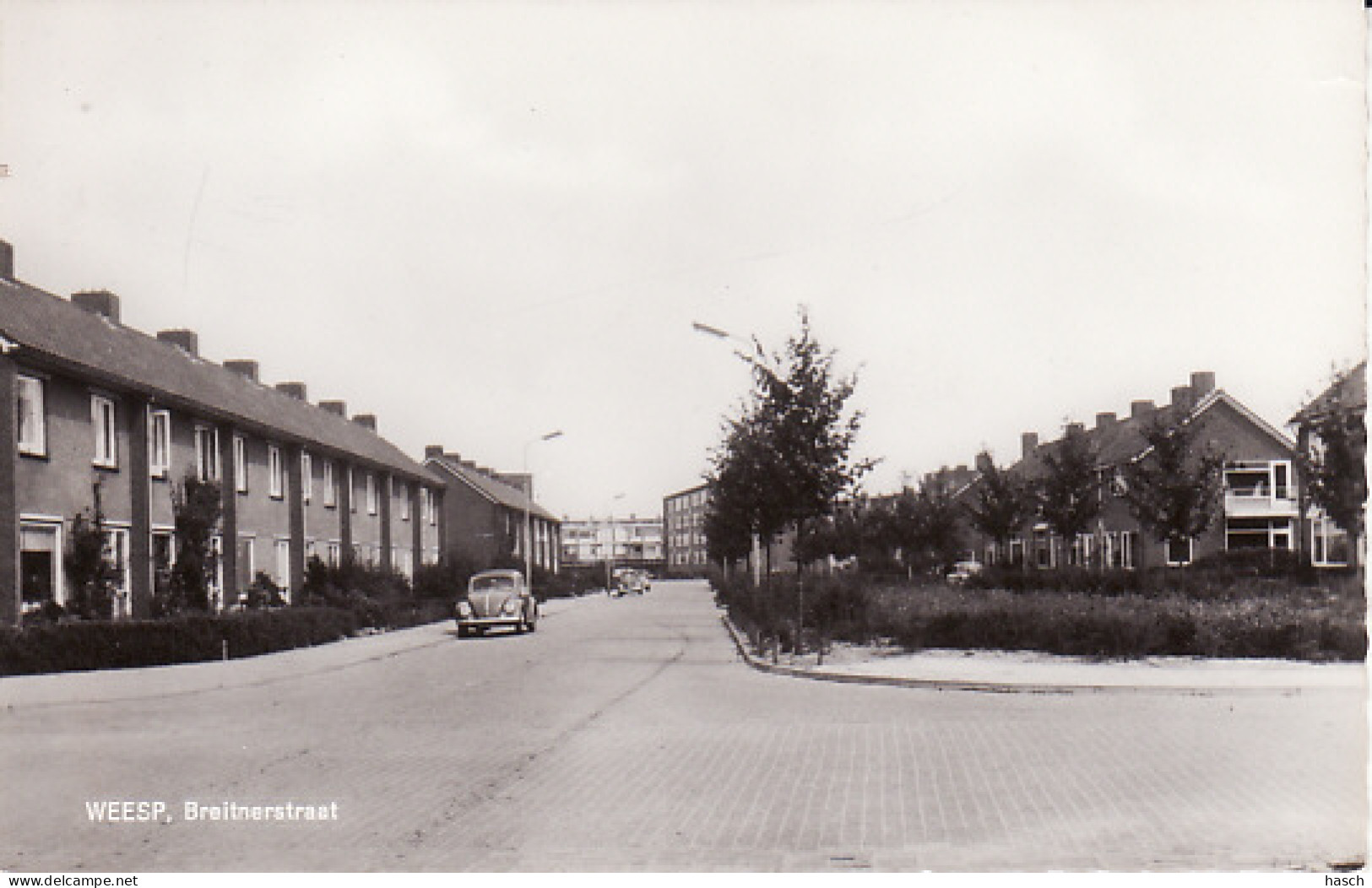 2771	20	Weesp, Breitnerstraat (rechts Boven Een Kleine Scheur) - Weesp