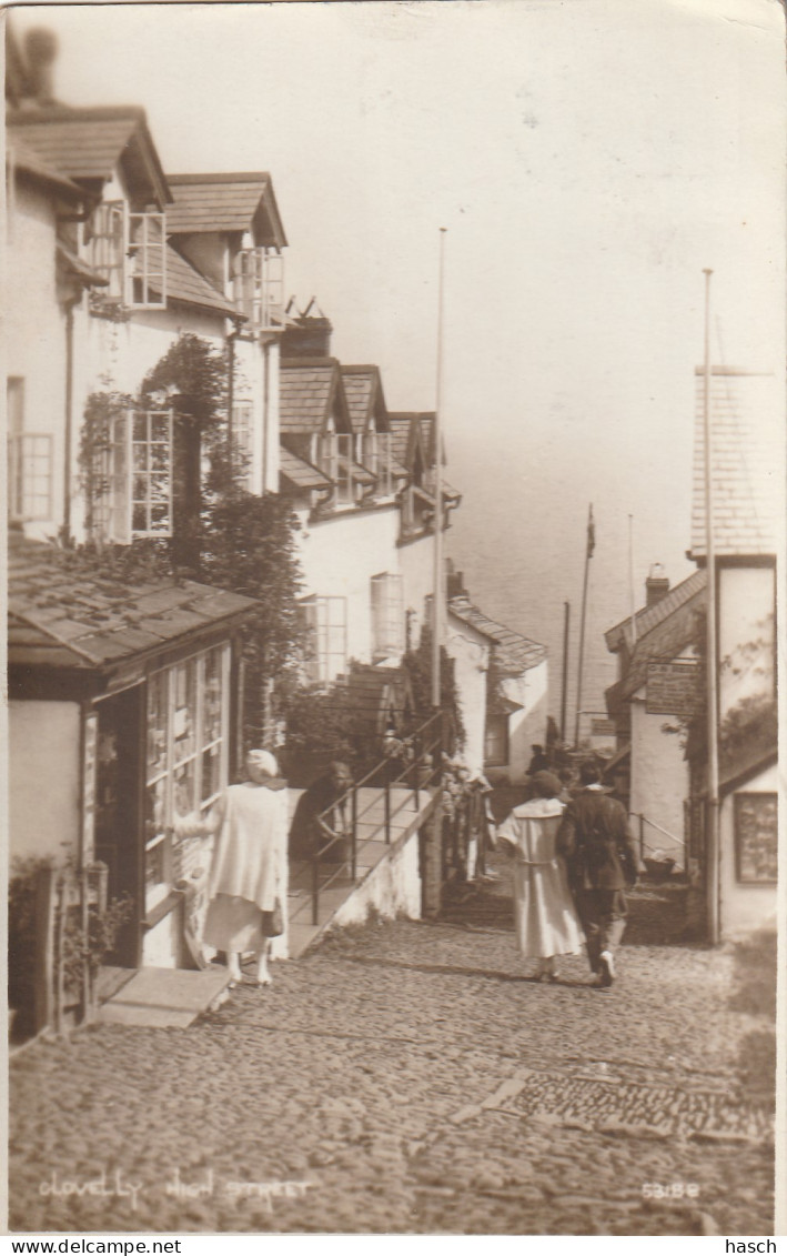 4902 55 Clovelly High Street. 1928. (Photo Card) (a Very Small Crease At The Top Right) - Clovelly