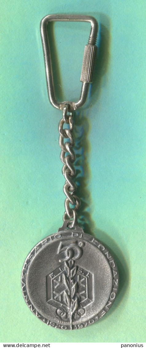 Ski Skiing - Olympic NOC  F.I.S.I. Federation Italy 1970. Vintage Keychain Keyring By Bertoni - Bekleidung, Souvenirs Und Sonstige