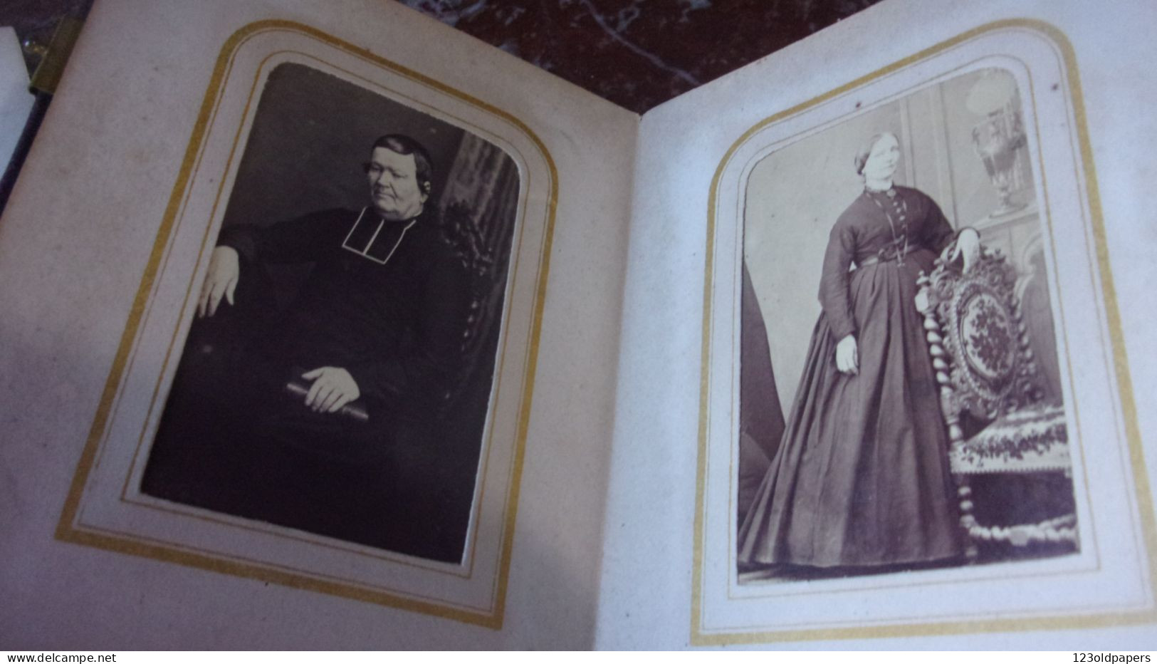 LOT DE 2 ALBUMS CDV COMPLET BON ETAT SECOND EMPIRE FAMILLE SCHRAMM FEMME ROBE RELIGIEUX NOMMEES GENEALOGIE