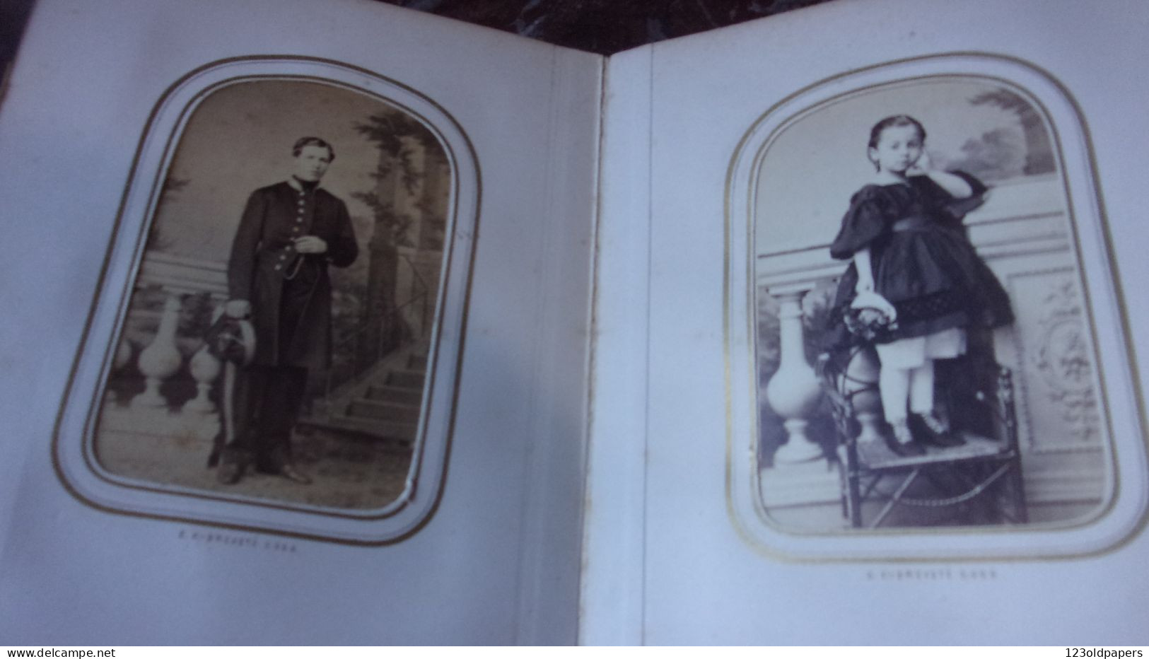 LOT DE 2 ALBUMS CDV COMPLET BON ETAT SECOND EMPIRE FAMILLE SCHRAMM FEMME ROBE RELIGIEUX NOMMEES GENEALOGIE