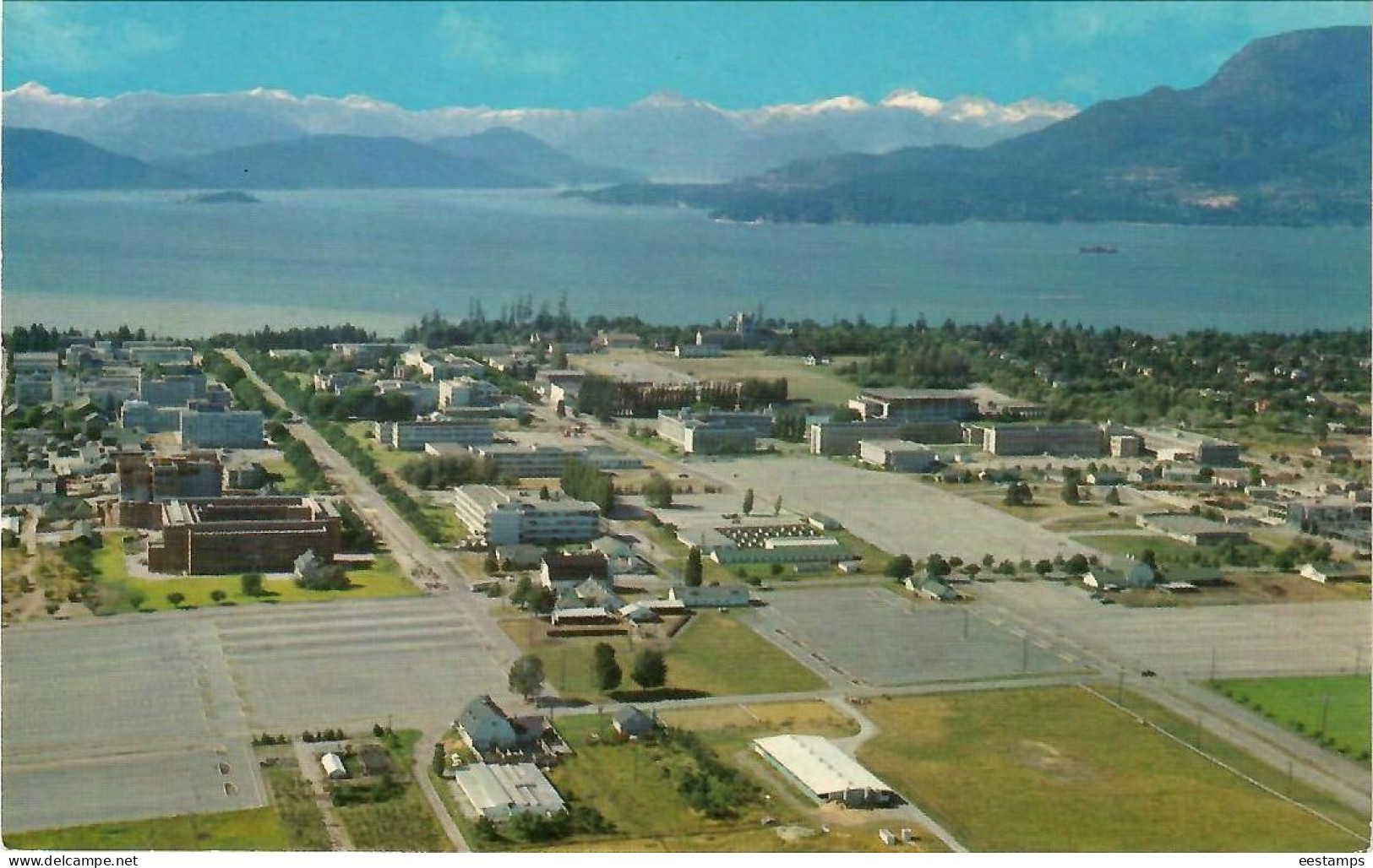 Canada . Vancouver University Of British Columbia ( Mountains, Buildings). Post Card. - Vancouver