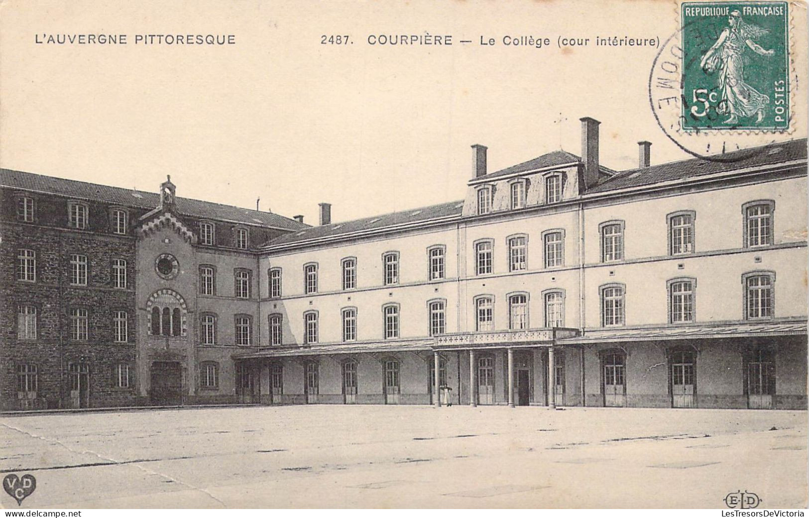 FRANCE - 63 - Courpière - Le Collège ( Cour Intérieure ) - Carte Postale Ancienne - Courpiere