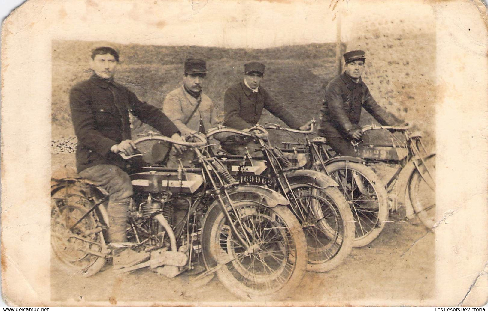 TRansports - Moto - Groupe De 4 Motards - Carte Photo - Carte Postale Ancienne - Motorräder