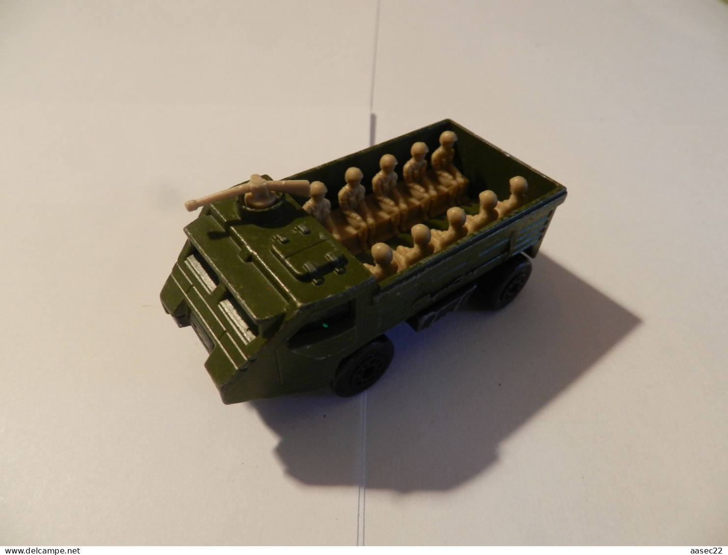 Matchbox 1976 Personnel Carrier      *** 1517 *** - Matchbox (Lesney)