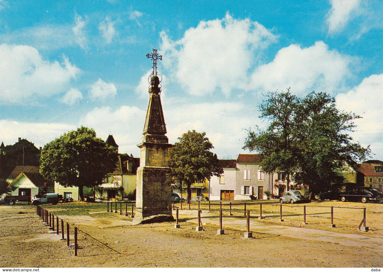 Lacapelle Marival.  Place De La Roque - Lacapelle Marival