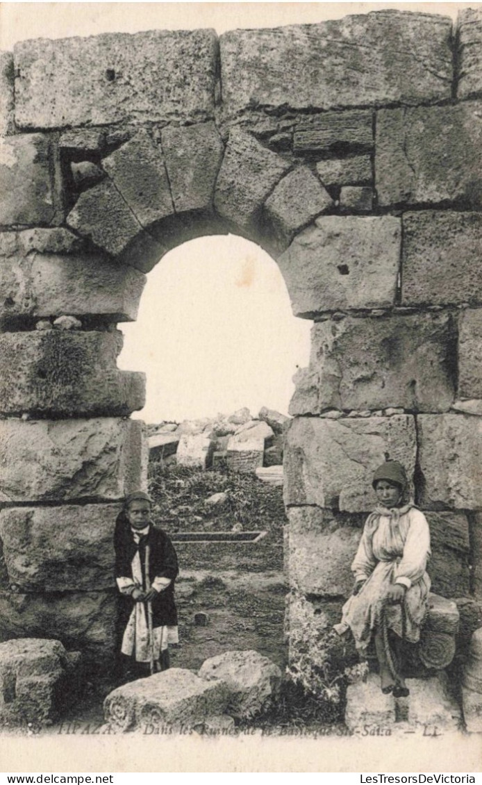 ALGERIE - Tipaza - Dans Les Ruines De La BASILIQUE Ste Saiza - Enfants - LL - Carte Postale Ancienne - Scènes & Types