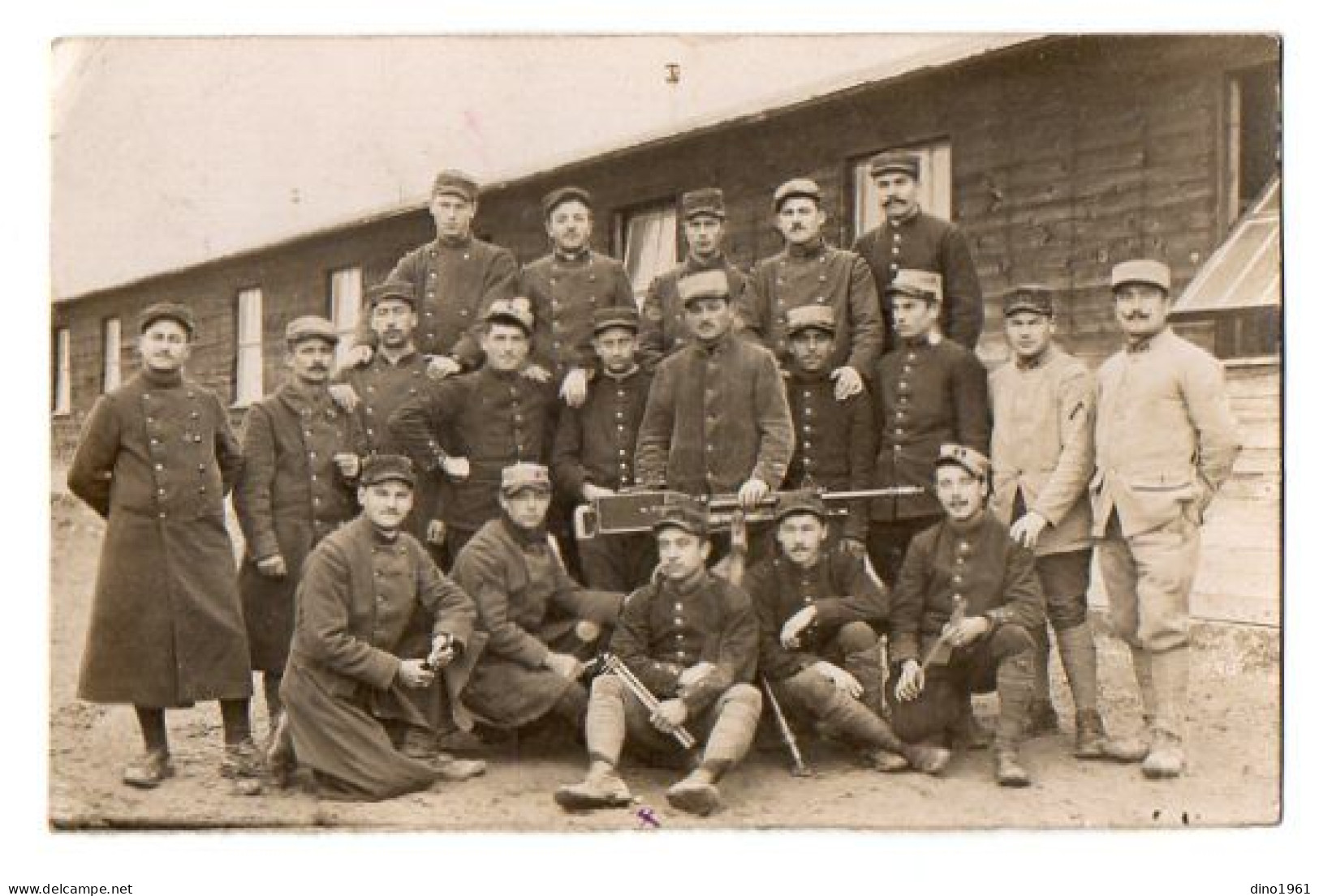 CPA 3411 - MILITARIA - Carte Photo Militaire - Mitrailleuse - Un Groupe De Soldats Mitrailleurs à BOURGES - Characters