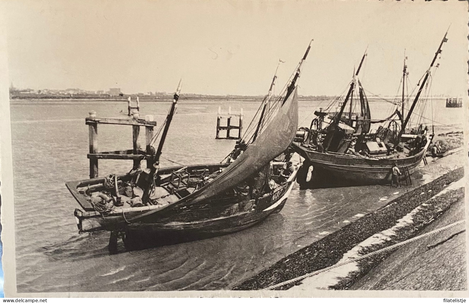 Nieuwpoort VissersBoten Op De Ijzer - Nieuwpoort