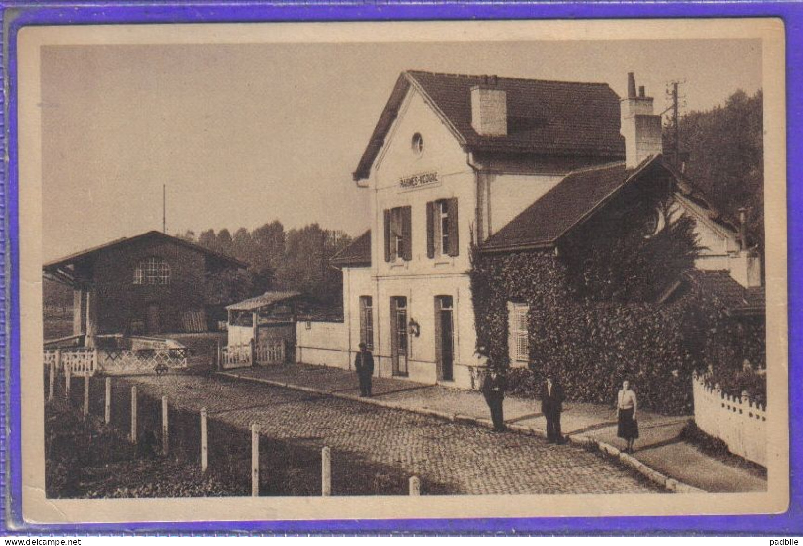 Carte Postale 59. Raismes  Gare De Raismes Vicoigne Passage à Niveau Très Beau Plan - Raismes