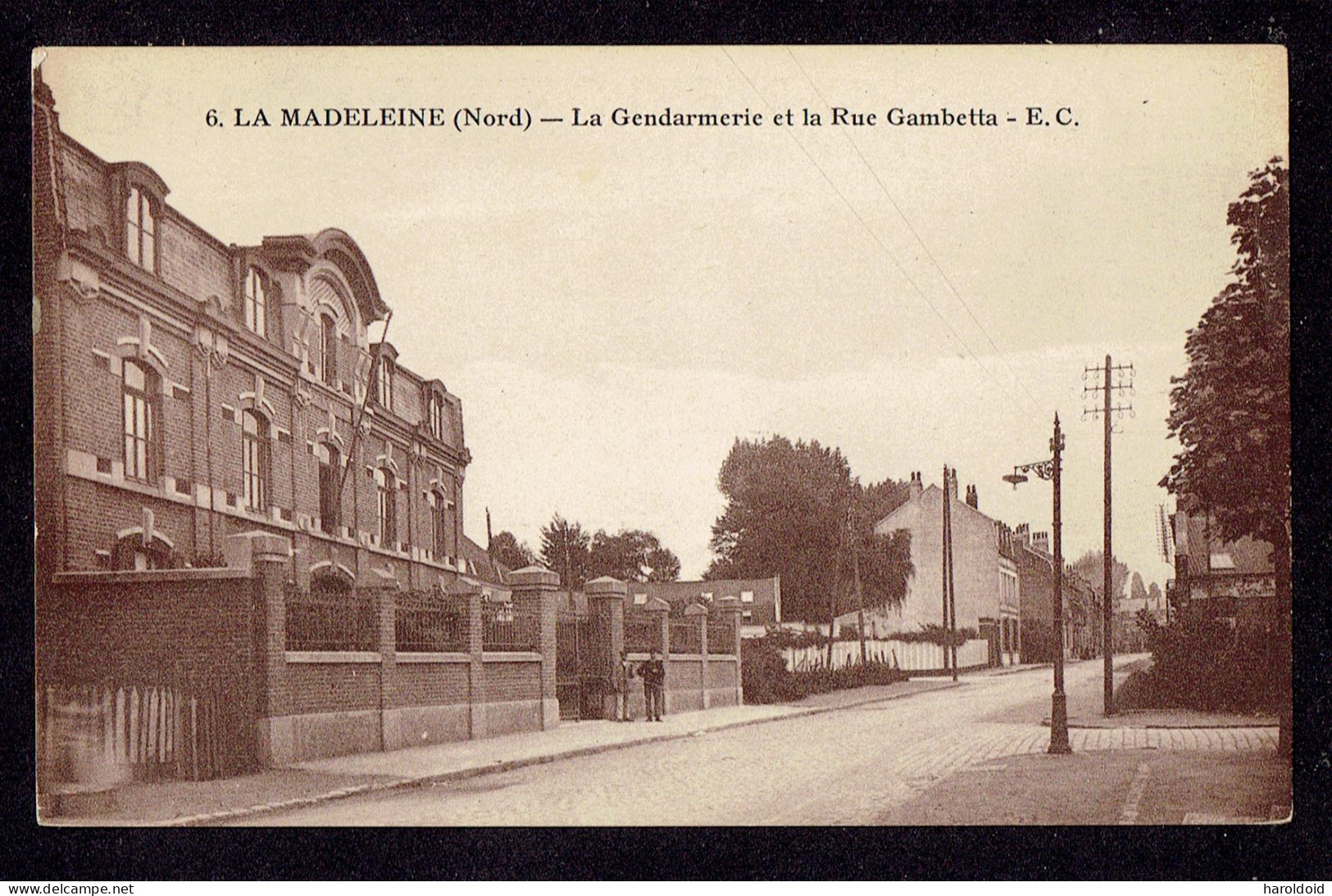 CPA 59 - LA MADELEINE - 6 LA GENDARMERIE ET LA RUE GAMBETTA - La Madeleine