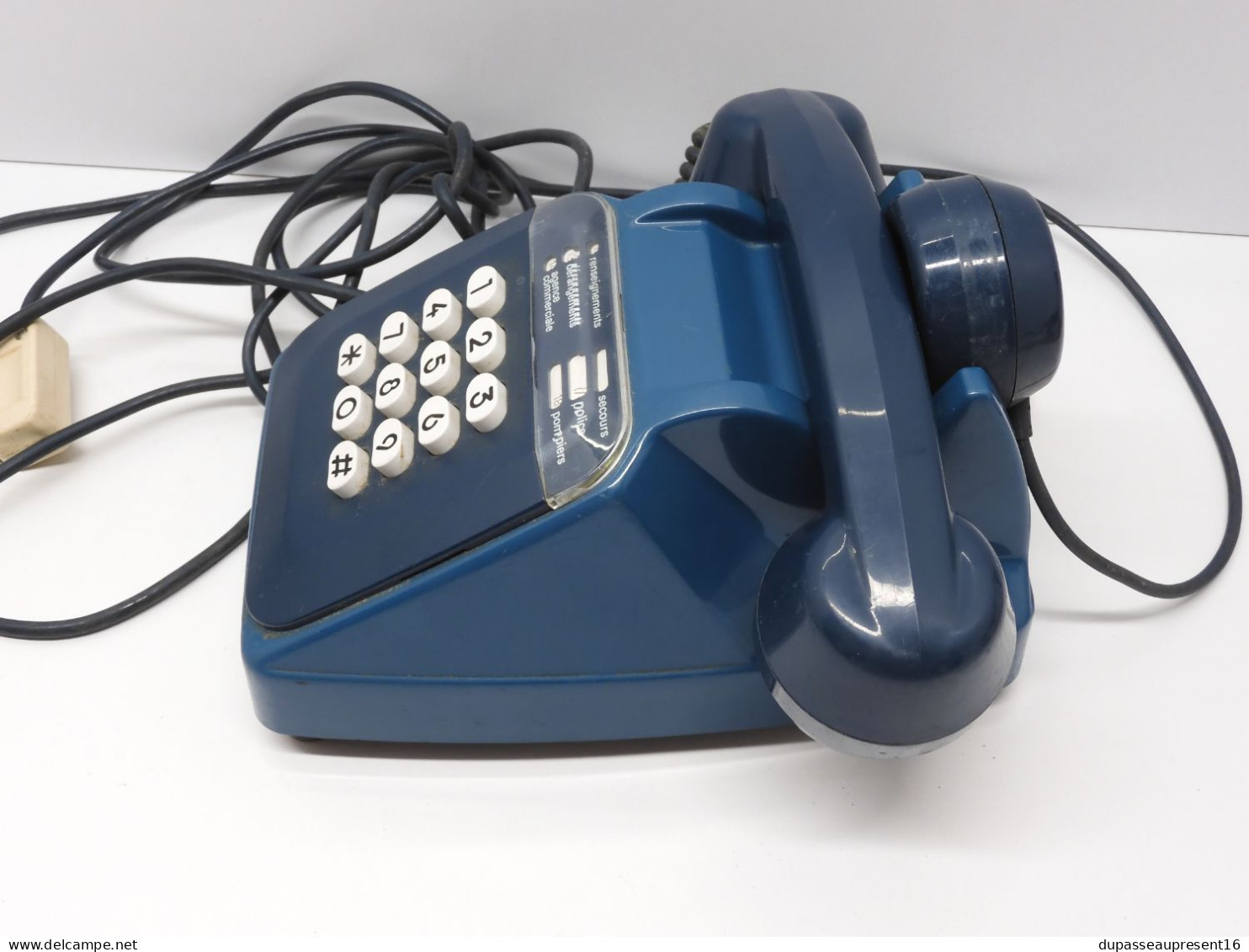 - TELEPHONE A TOUCHES VINTAGE Couleur BLEUE COLLECTION DECO XXe De Grenier    E - Telephony