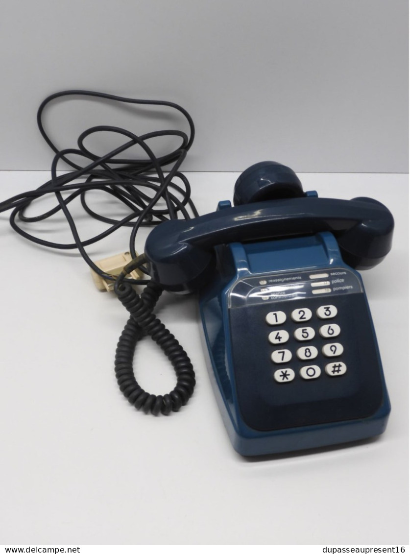 - TELEPHONE A TOUCHES VINTAGE couleur BLEUE COLLECTION DECO XXe de Grenier    E