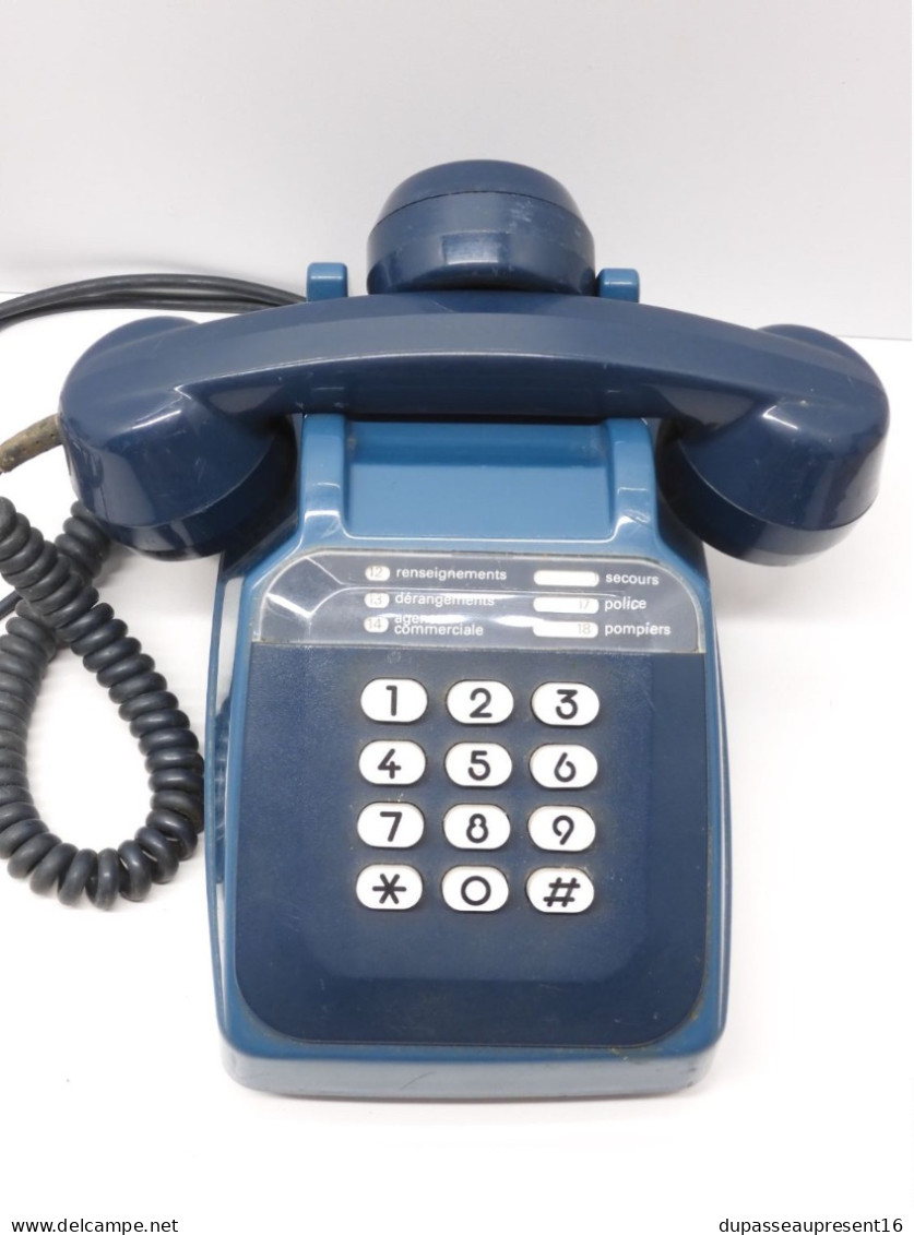 - TELEPHONE A TOUCHES VINTAGE couleur BLEUE COLLECTION DECO XXe de Grenier    E