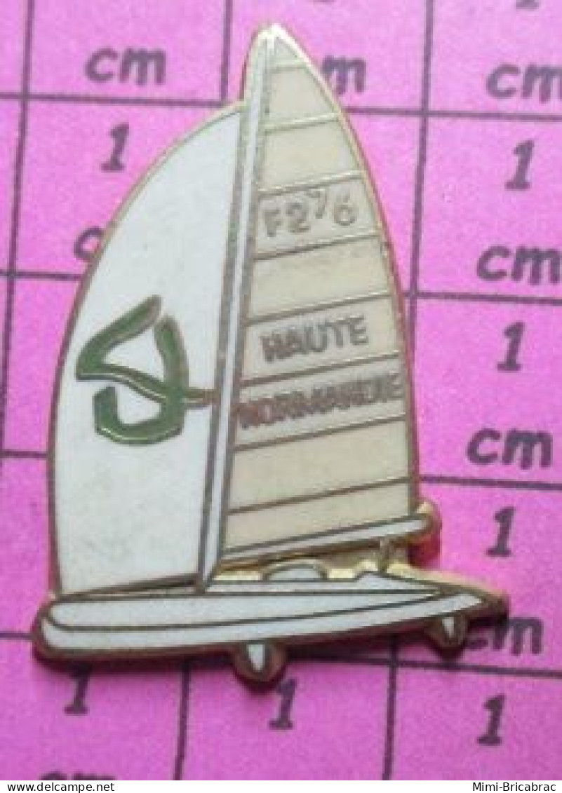 220 Pin's Pins : Rare Et Belle Qualité / BATEAUX / VOILIER F276 HAUTE NORMANDIE REGATE COURSE AU LARGE - Sailing, Yachting