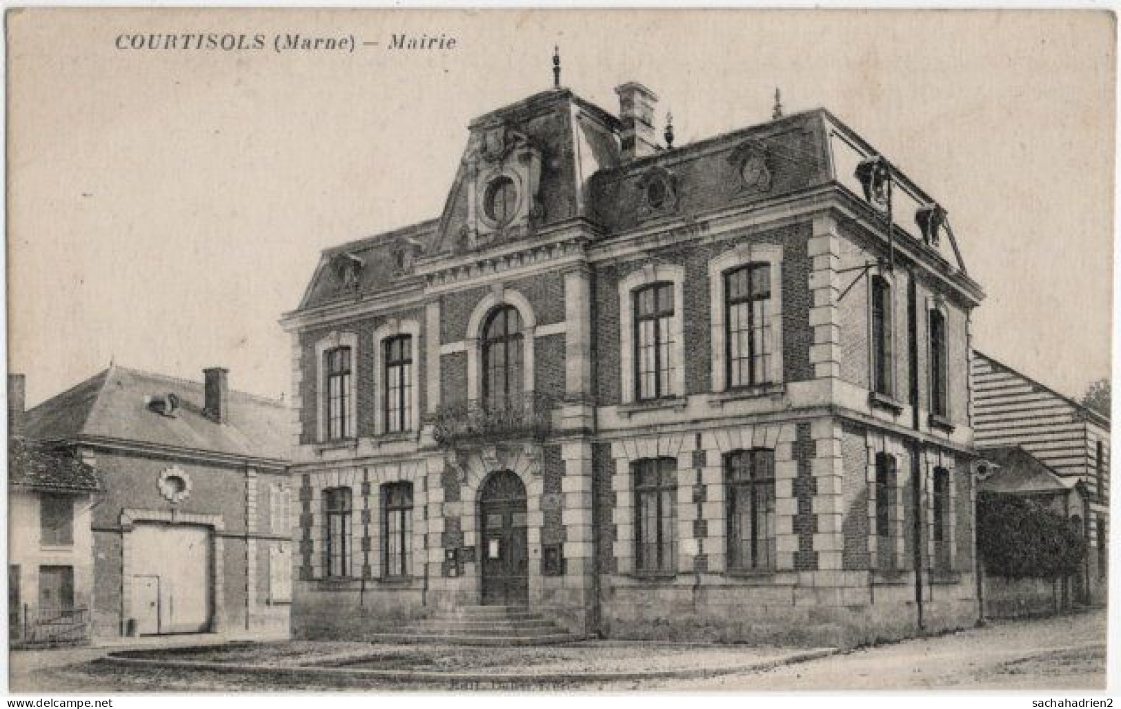 51. COURTISOLS. Mairie - Courtisols