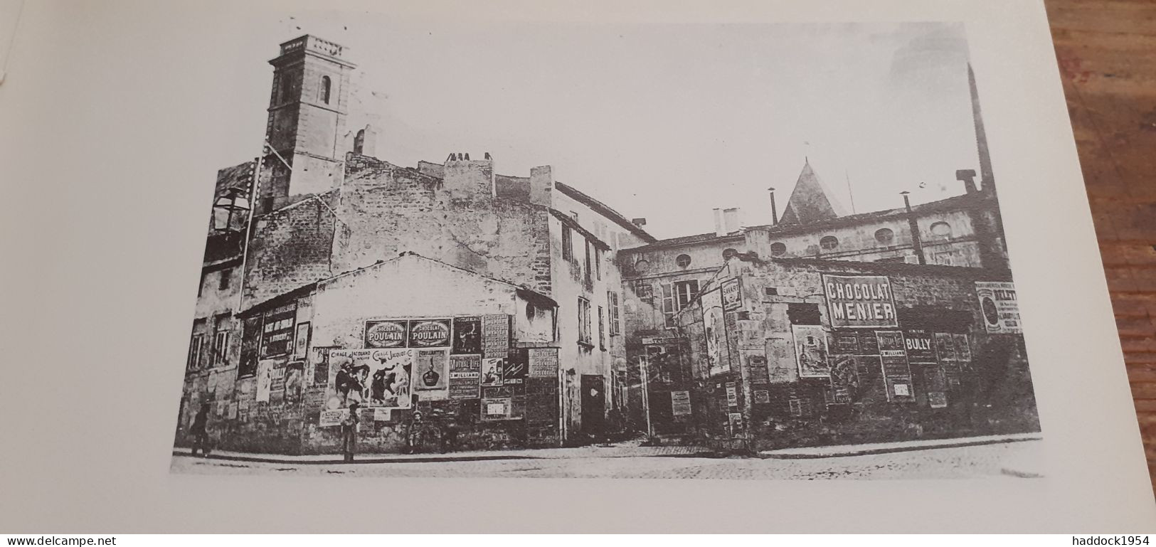 NIORT en cartes postales anciennes EMILE BRETHE s.f.l. 1976