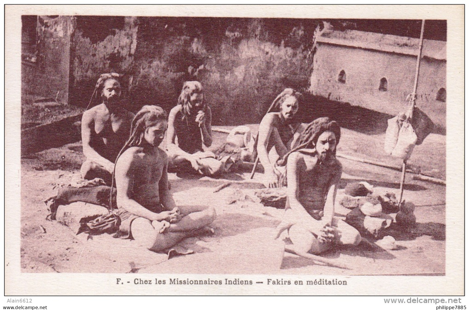 * Chez Les Missionnaires Indiens - Fakirs En Méditation - Missions