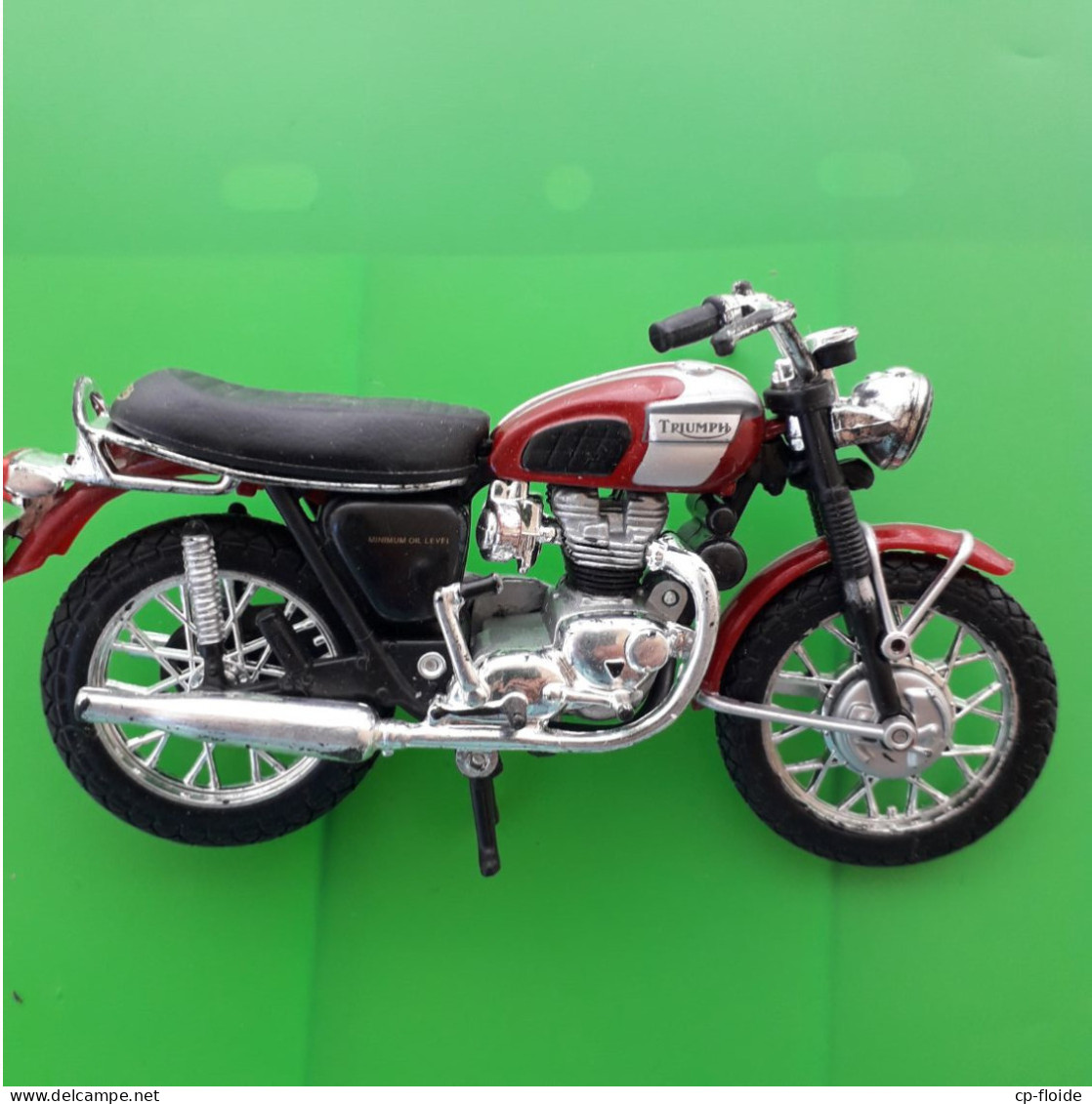 JOUET . MOTO . MAISTO . TRIUMPH 650 T BONNEVILLE - Réf. N°180J - - Motorfietsen