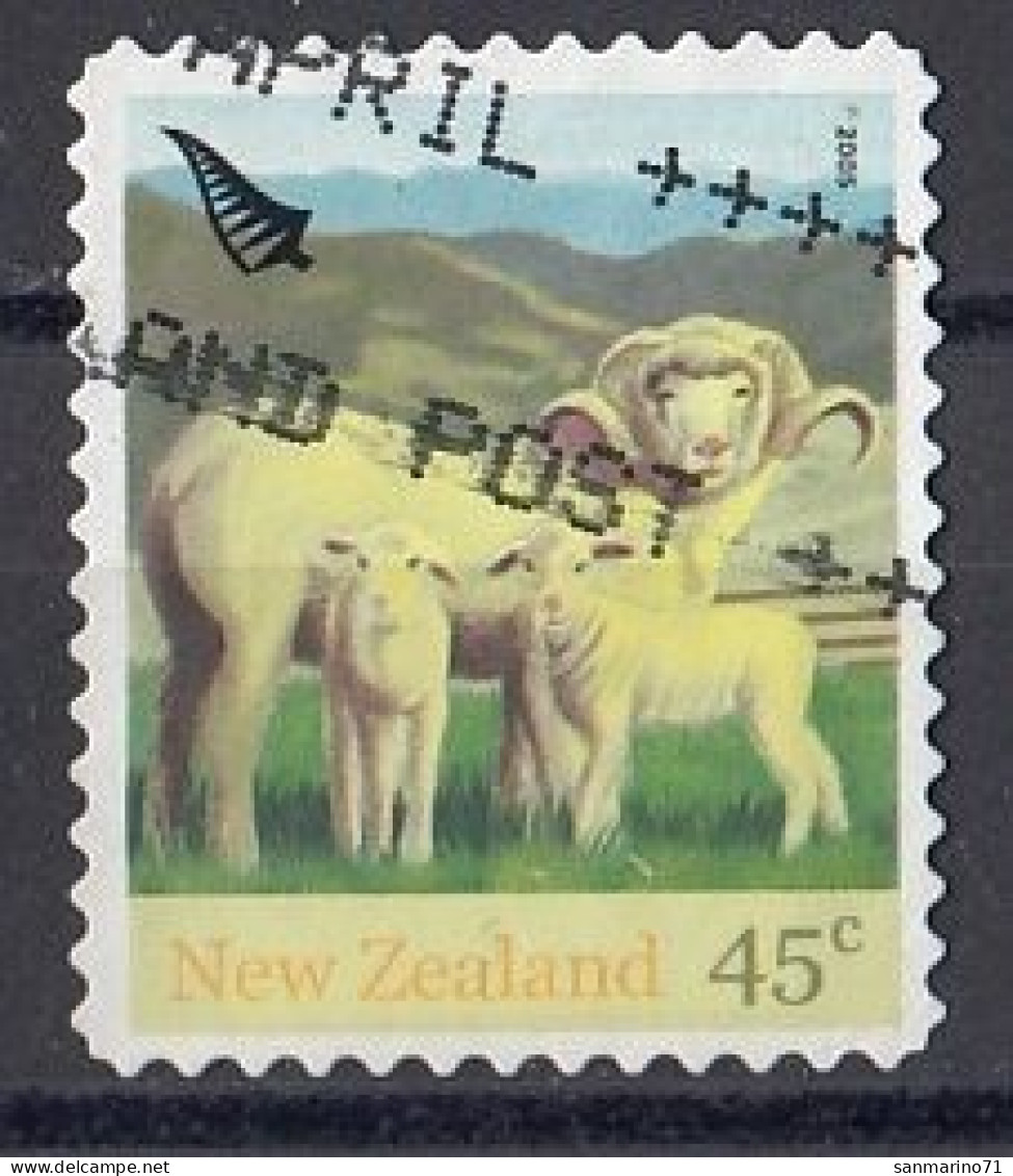 NEW ZEALAND 2233,used,falc Hinged - Usati