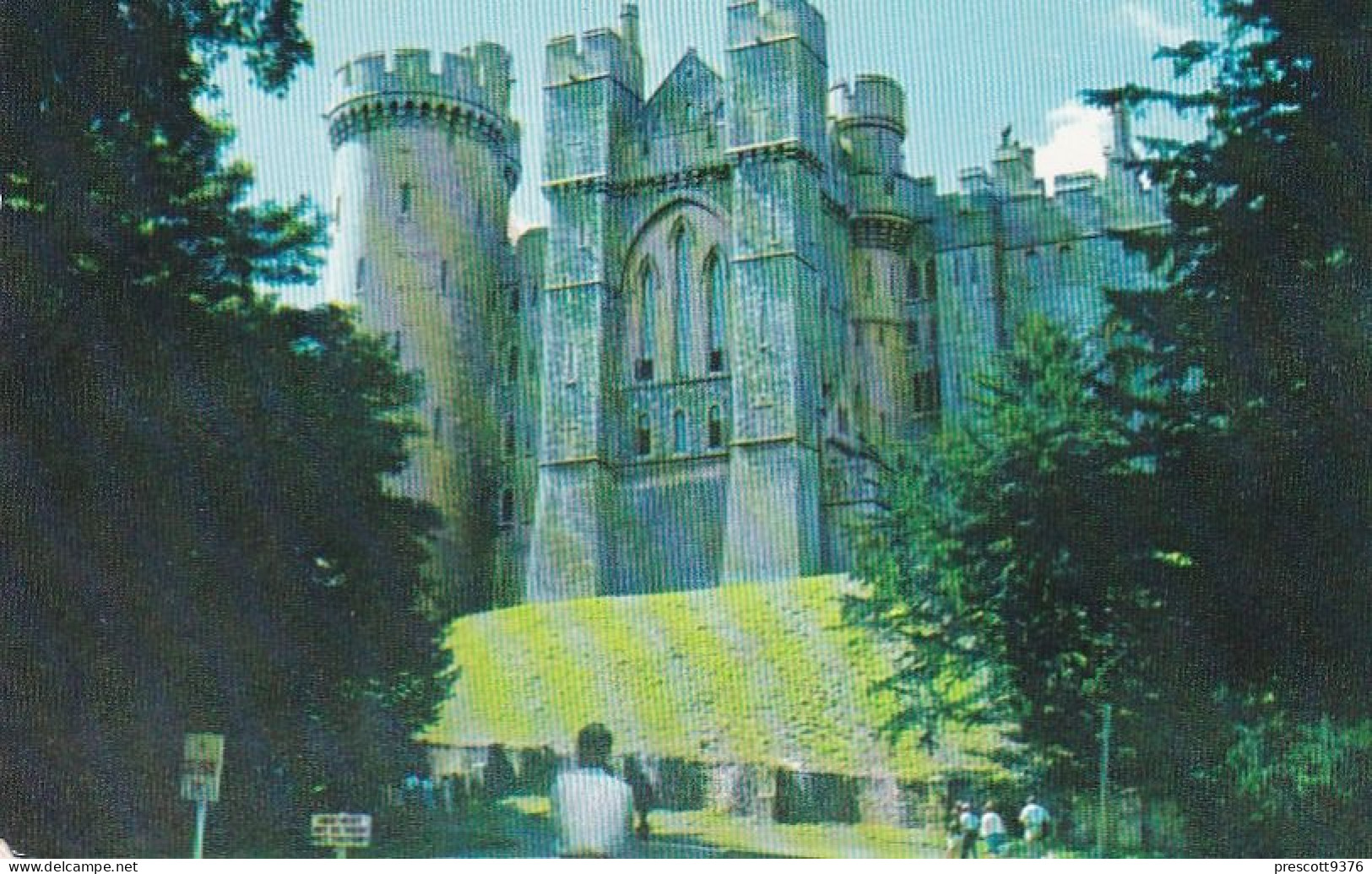 Arundel Castle - Used Postcard - Stamped 1973  - UK10 - Swanage