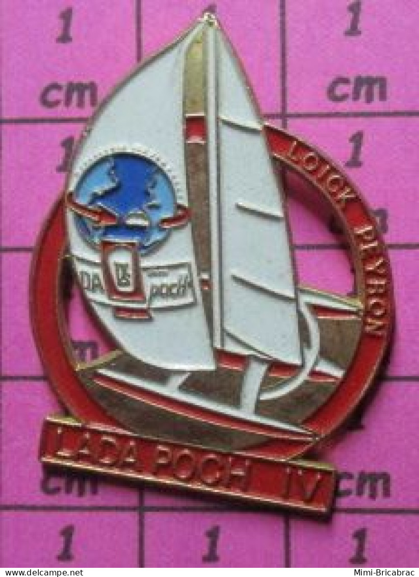 220 Pin's Pins / Beau Et Rare / SPORTS / VOILE VOILIER LADA POCH IV LOICK PEYRON TRIMARAN - Zeilen