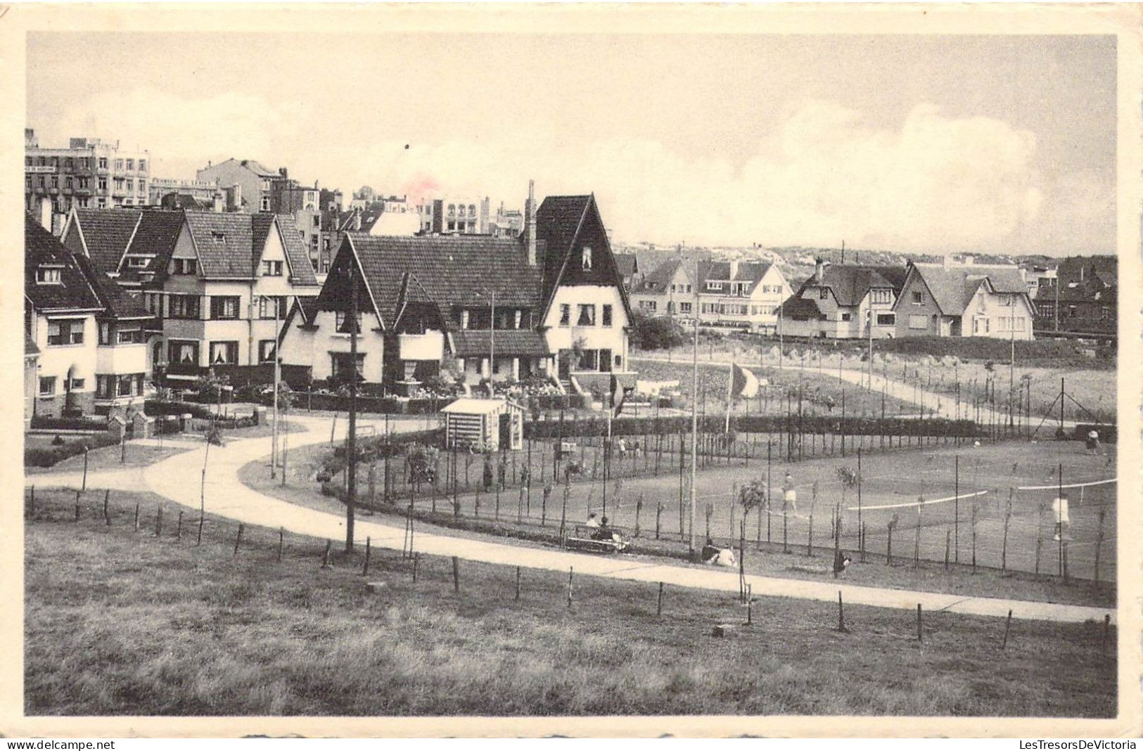 BELGIQUE - WENDUYNE - Square Reine Astrid - Carte Postale Ancienne - Wenduine