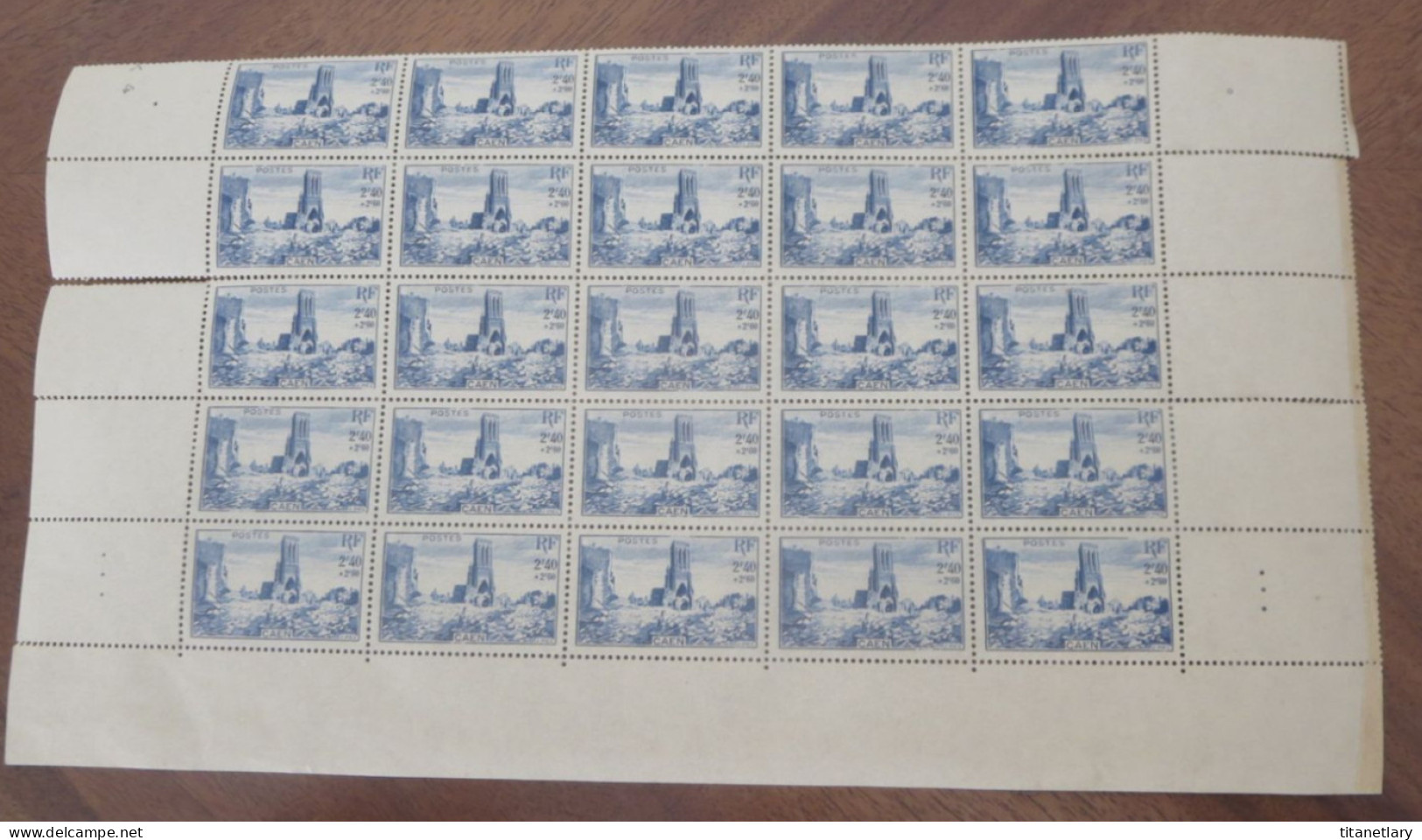 CAEN - Au Profit De L'Entraide Française - 2,40 Fr + 2,60 Fr - Planche De 25 Timbres FRANCE / 1945 / Y&T N° 746 - Autres & Non Classés