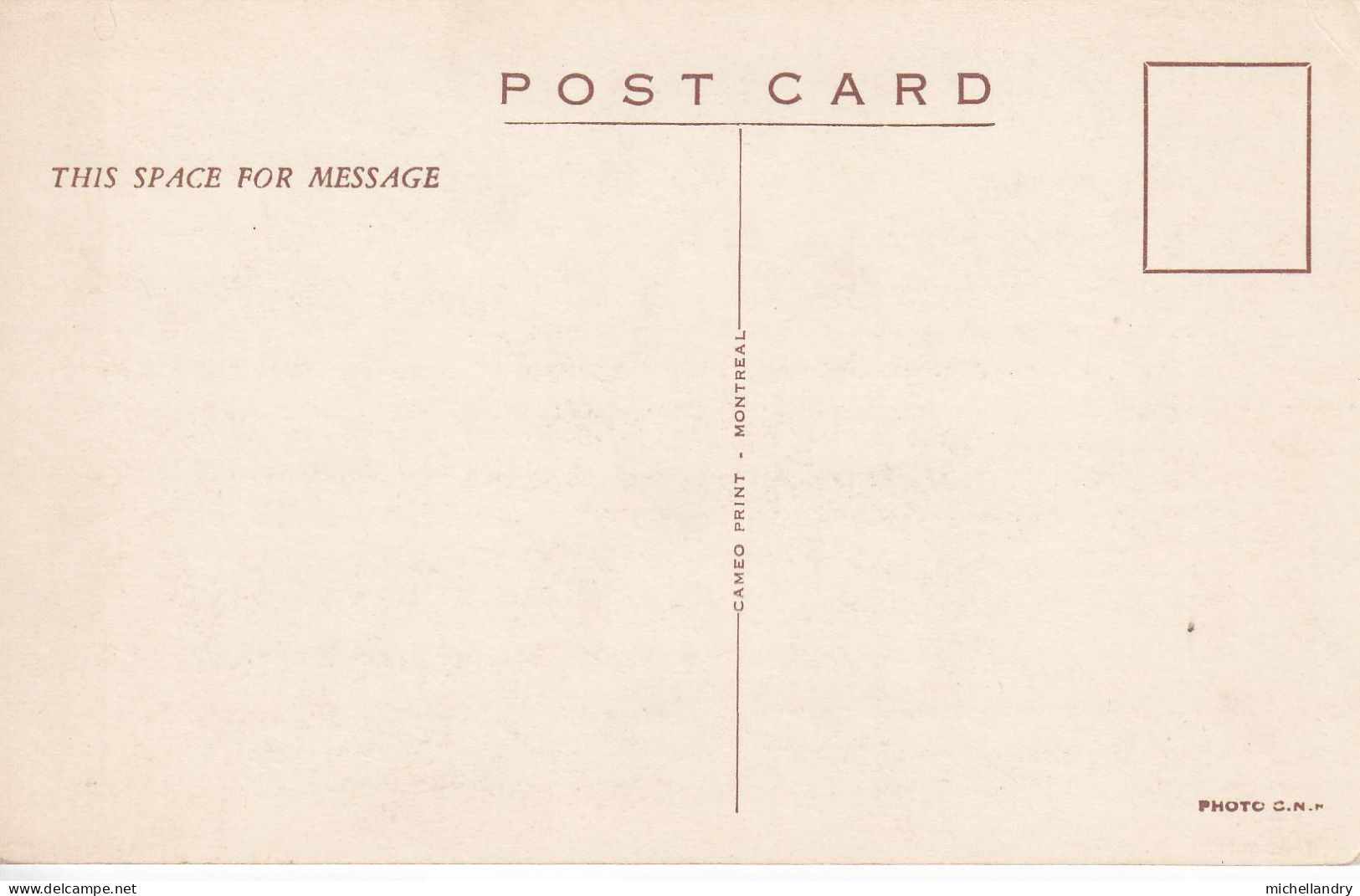 Carte Postal (123292) Ensemble De 2 Carte Postal B/W Sans Timbre Sans écritureThe Mint Ottawa Ont, Saguenay River At Tad - Collections & Lots