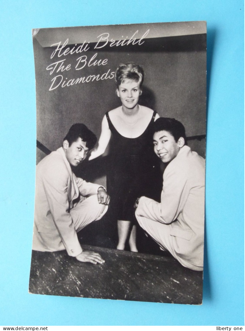 The BLUE DIAMONDS / HEIDI BRÜHL ( Uitgave TAKKEN / AX 4678 ) Anno 19?? ( Zie SCANS ) ! - Singers & Musicians