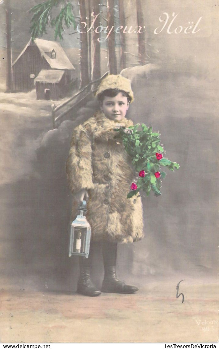 JOYEUX NOEL - Enfant Tenant Une Torche Et Bouquet - Manteau De Fourrure - Carte Postale Ancienne - Andere & Zonder Classificatie