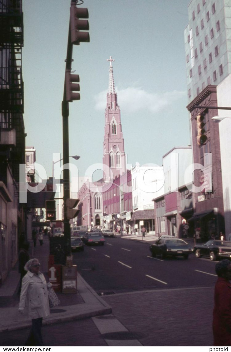 70s STREET SCENE CARS BALTIMORE USA ORIGINAL 35 Mm DIAPOSITIVE SLIDE NO PHOTO FOTO NB2651 - Diapositives