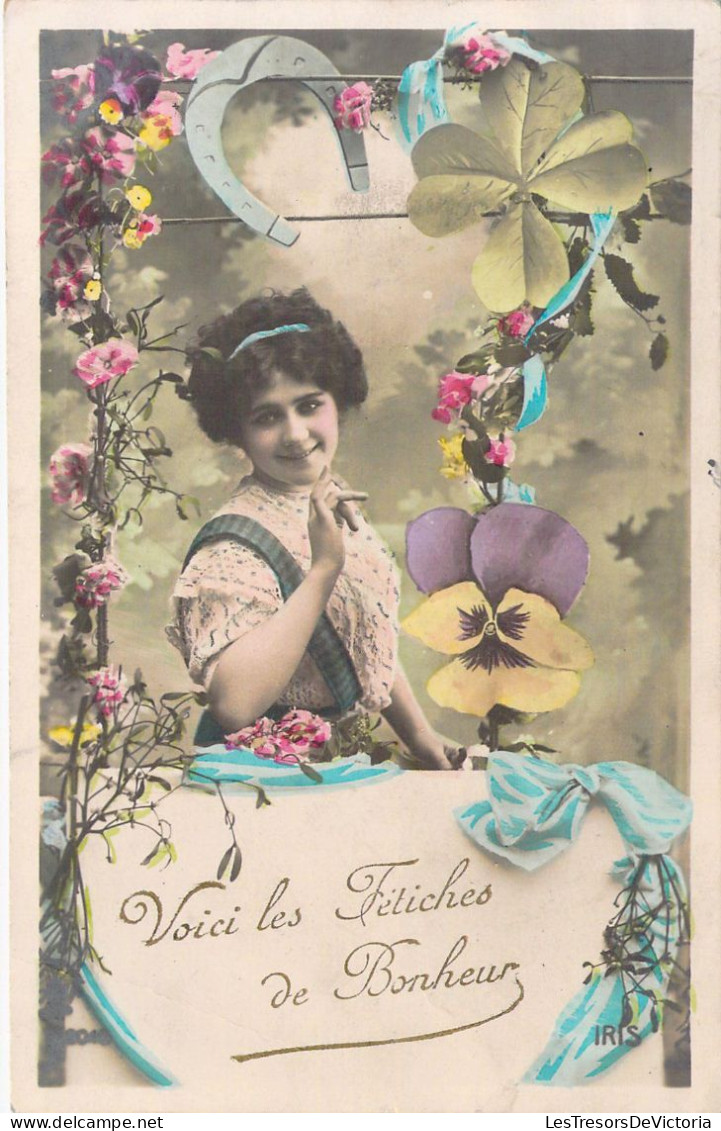 Femmes - Fantaisie - Bretelles - Pensées - Voici Les Fétiches De Bonheur - Carte Postale Ancienne - Women